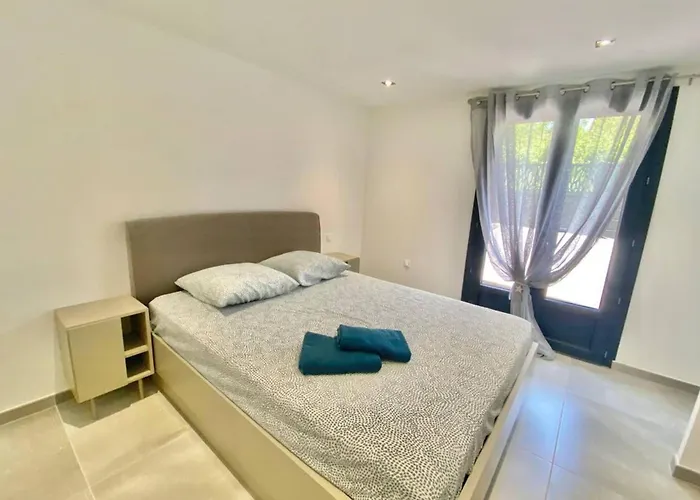 شقة Apartment For 4 With Garden And Jacuzzi
