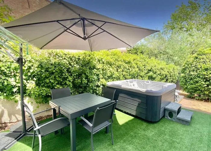شقة Apartment For 4 With Garden And Jacuzzi Fréjus