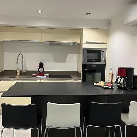 Apartment Apartment For 4 With Garden And Jacuzzi