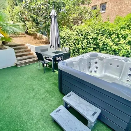 Apartment Apartment For 4 With Garden And Jacuzzi *